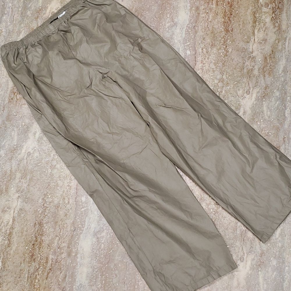FROGG TOGGS WEATHERPROOF PANTS SIZE MED/LARGE